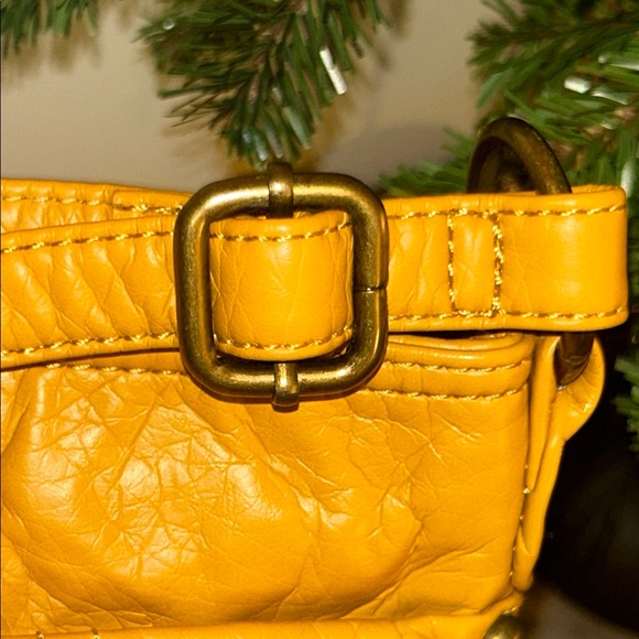 Ampére Mustard Yellow Crossbody Bag - Picture 4 of 13